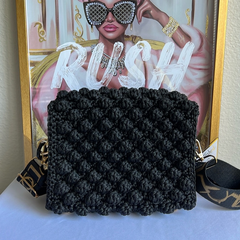 Classic Hand Crafted Crochet Crossbody Bag. - Picture 3 of 17